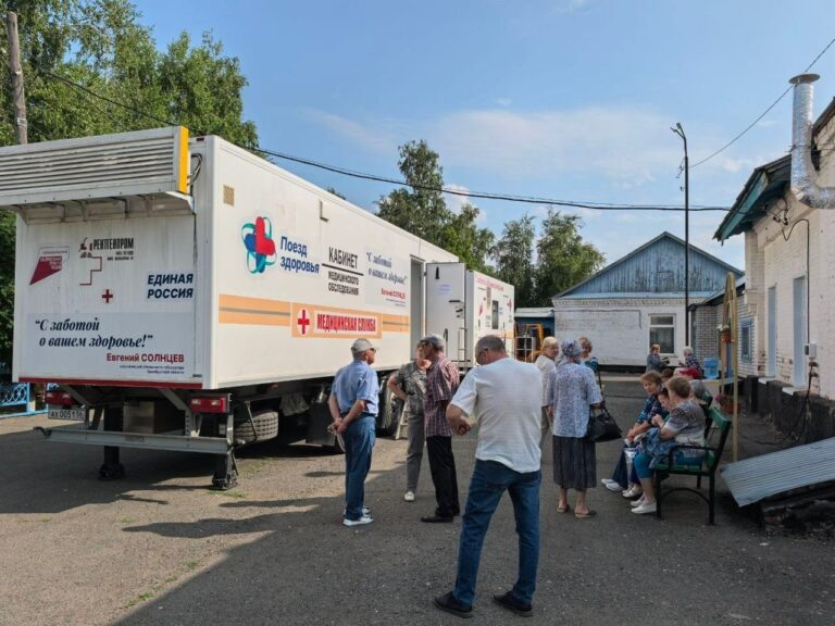    17 июня экипаж врачей «Поезда здоровья» оказал медпомощь жителям Сорочинска Андрей Севостьянов
