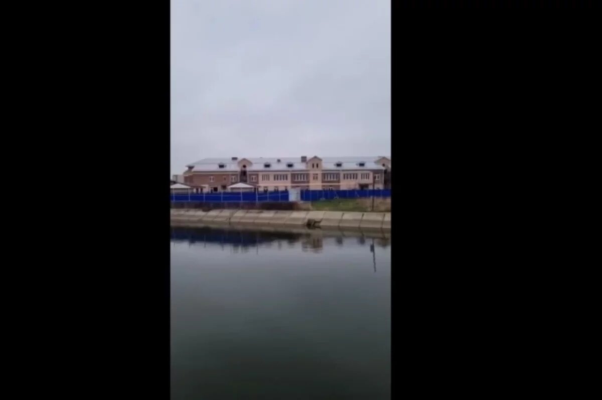    В Краснодаре прохожие спасли тонувших в бассейне мальчиков