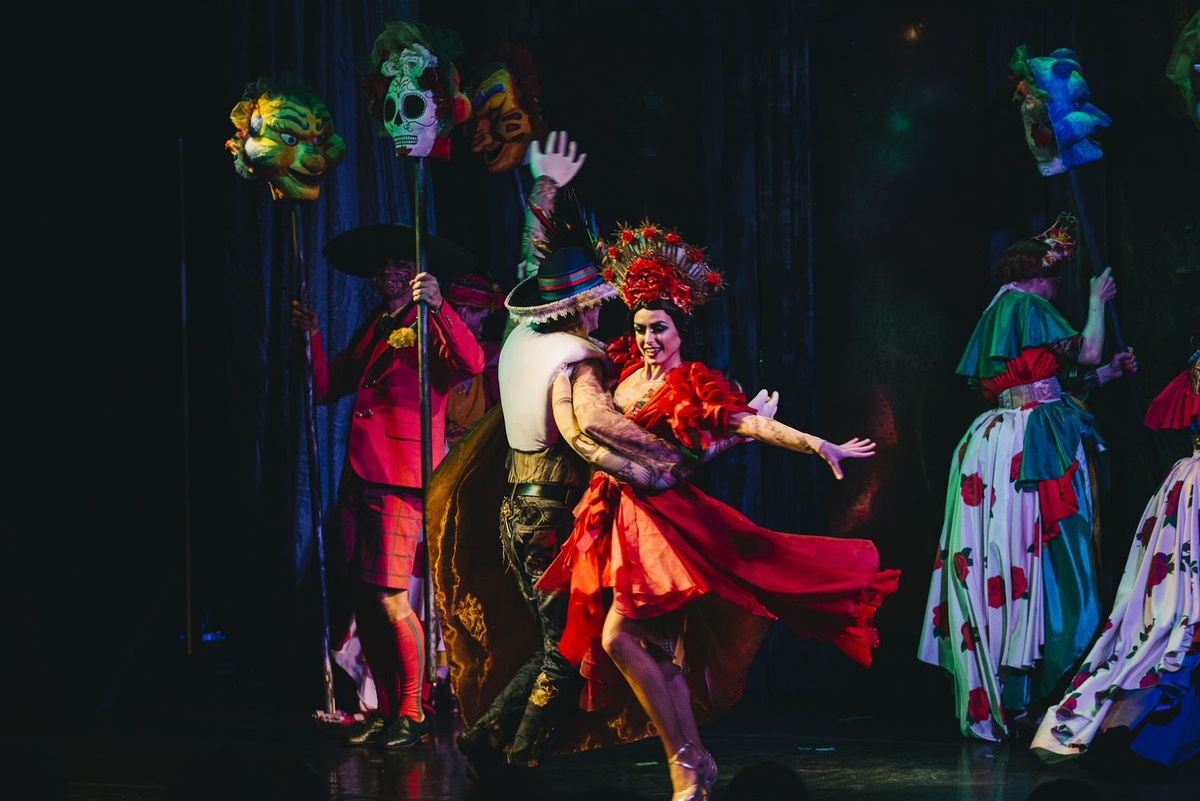 иллюстрации из спектакля по мотивам романа