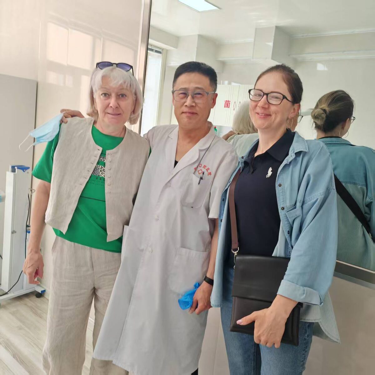 Ирина с профессором Ли Чжу Ён.