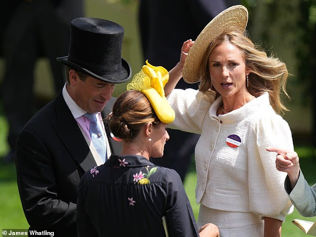 Фото James Whatling