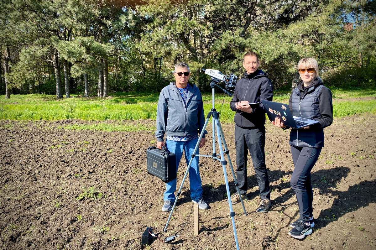 Научный коллектив. Слева направо: Борис Козловский, Павел Дмитриев, Анастасия Дмитриева. Источник: Борис Козловский