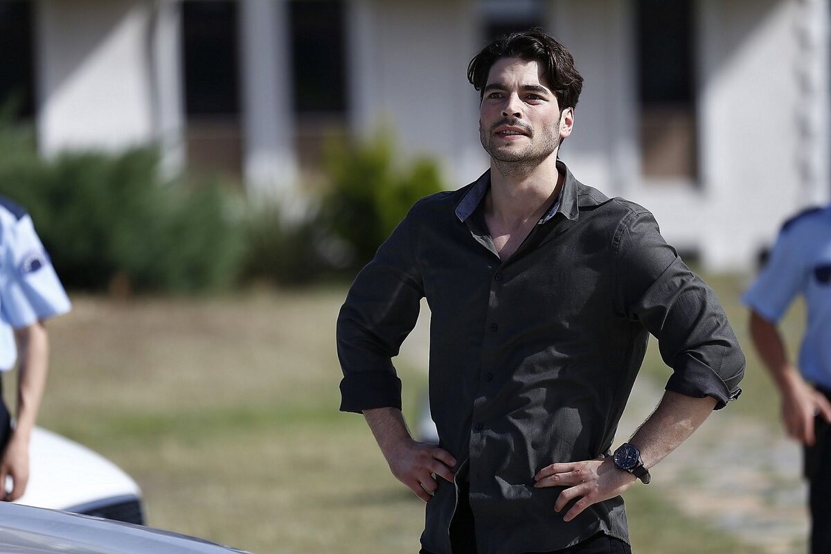 кадр из сериала "Семья Аслан"