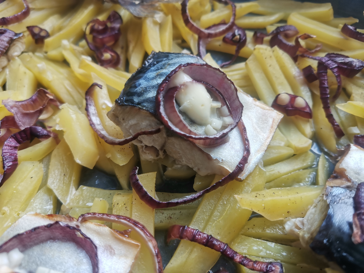 Скумбрия с картошечкой