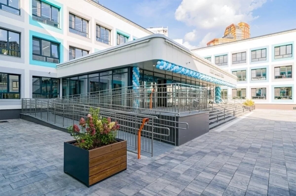    Мэр Москвы объявил о начале второго этапа модернизации школ