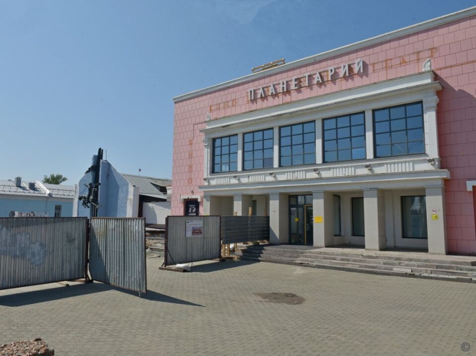    Ремонт на территории планетарий в Барнауле. Источник: barnaul.org