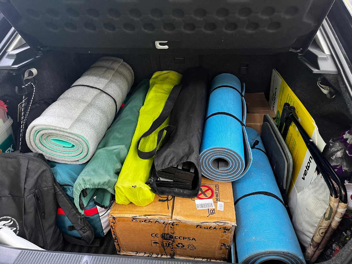 С каждым годом появляется что-то новое и свободного места в багажнике становится все меньше)