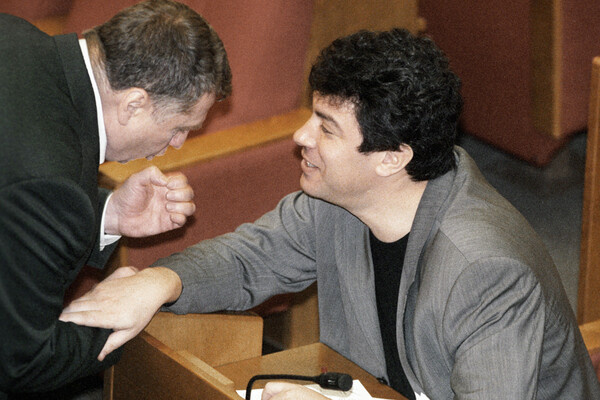    Владимир Жириновский и Борис Немцов в Госдуме, 2001 год / Владимир Федоренко/РИА Новости