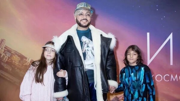    Филипп Киркоров с детьми. Фото: ТВЦ