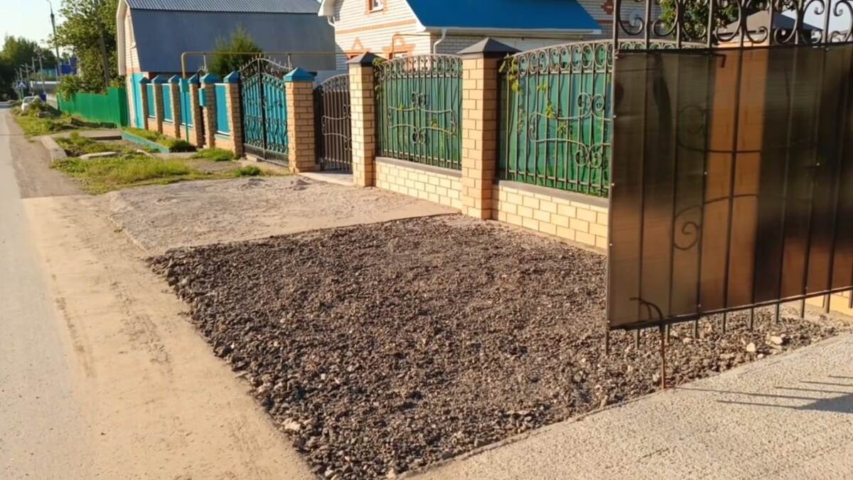 Здесь тоже была гора земли, всё убрали