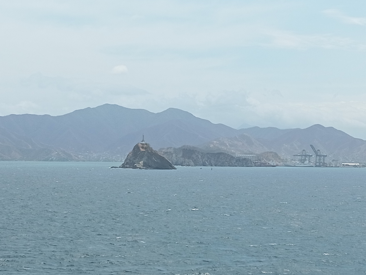 Маяк на островке