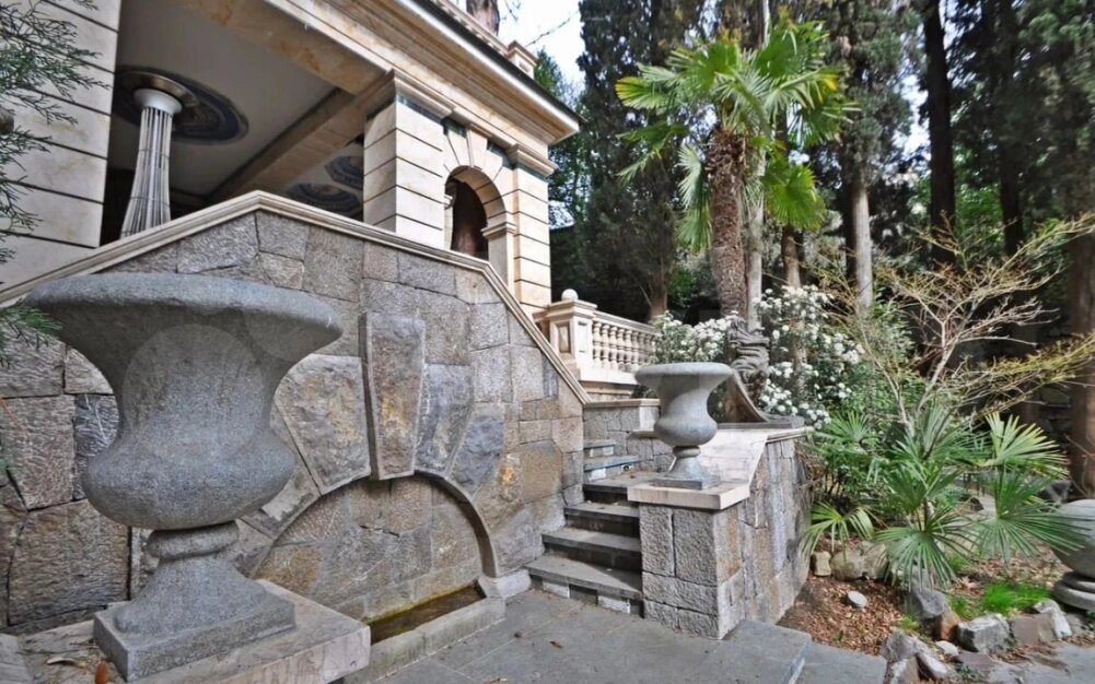    Построенный в конце XIX века особняк за 718 млн рублей. Фото: Скриншот