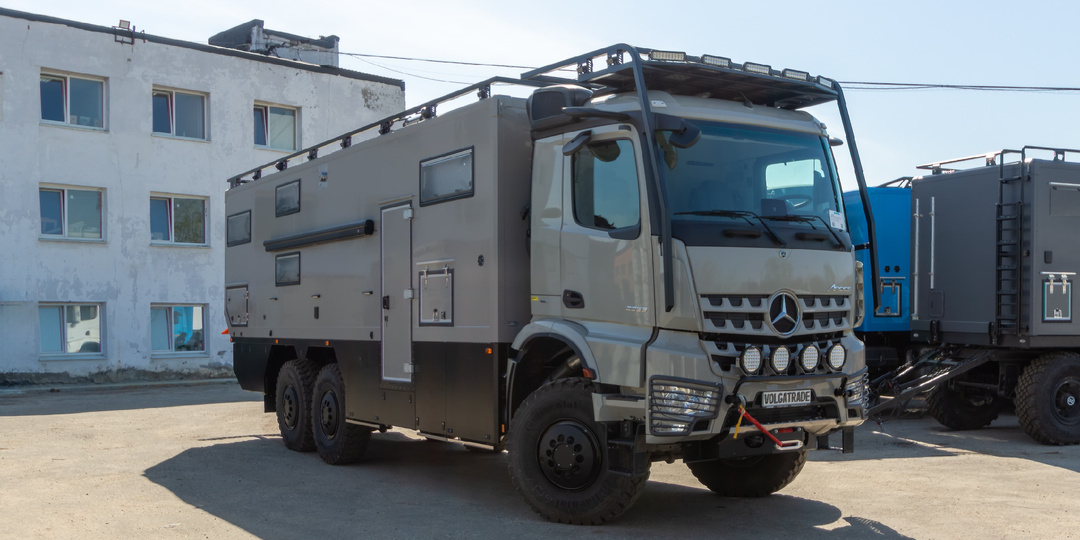 Внедорожный автодом на базе Mercedes-Benz Arocs 6х6