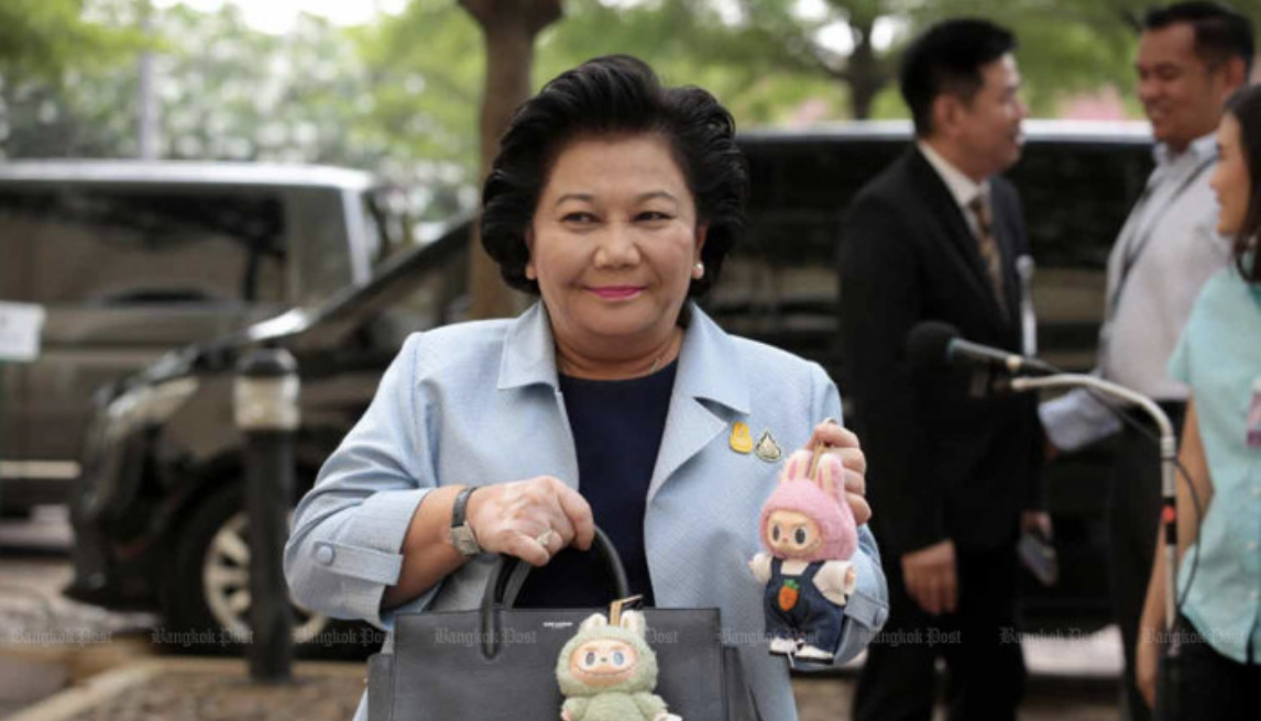 Министр при канцелярии премьер-министра Тайланда любит Лабубу