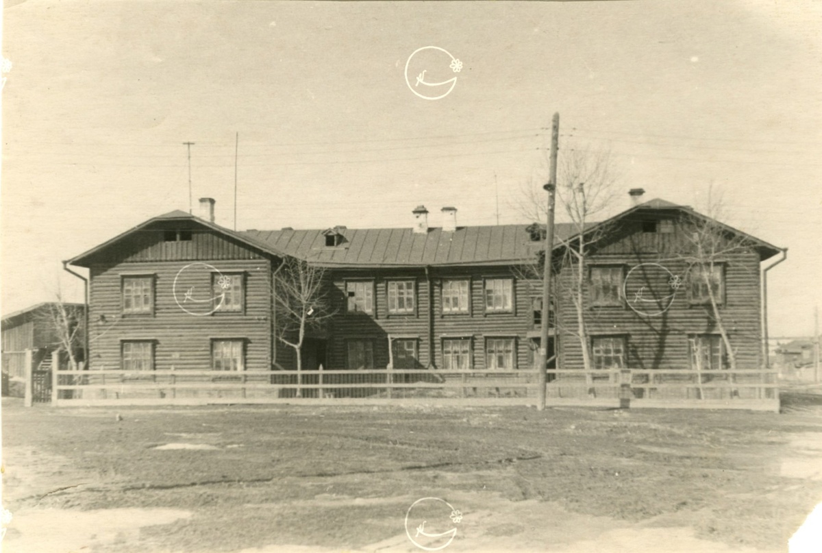 Фото: из семейного архива, Крылова, 66.