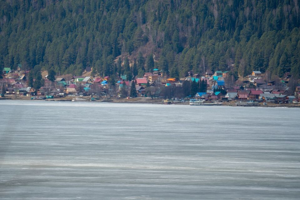    Телецкое озеро и его окрестности. Апрель 2025 года . Источник: Андрей Сороко/"Толк"