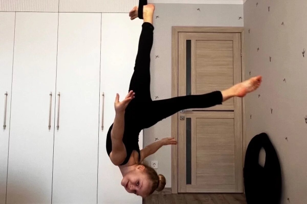    Краснодарка провисела на одной стопе в воздушной петле 2 минуты и 12 секунд