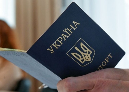    Без паспорта, без хаты. Зеленский придумал, как лишить нелояльных гражданства и имущества