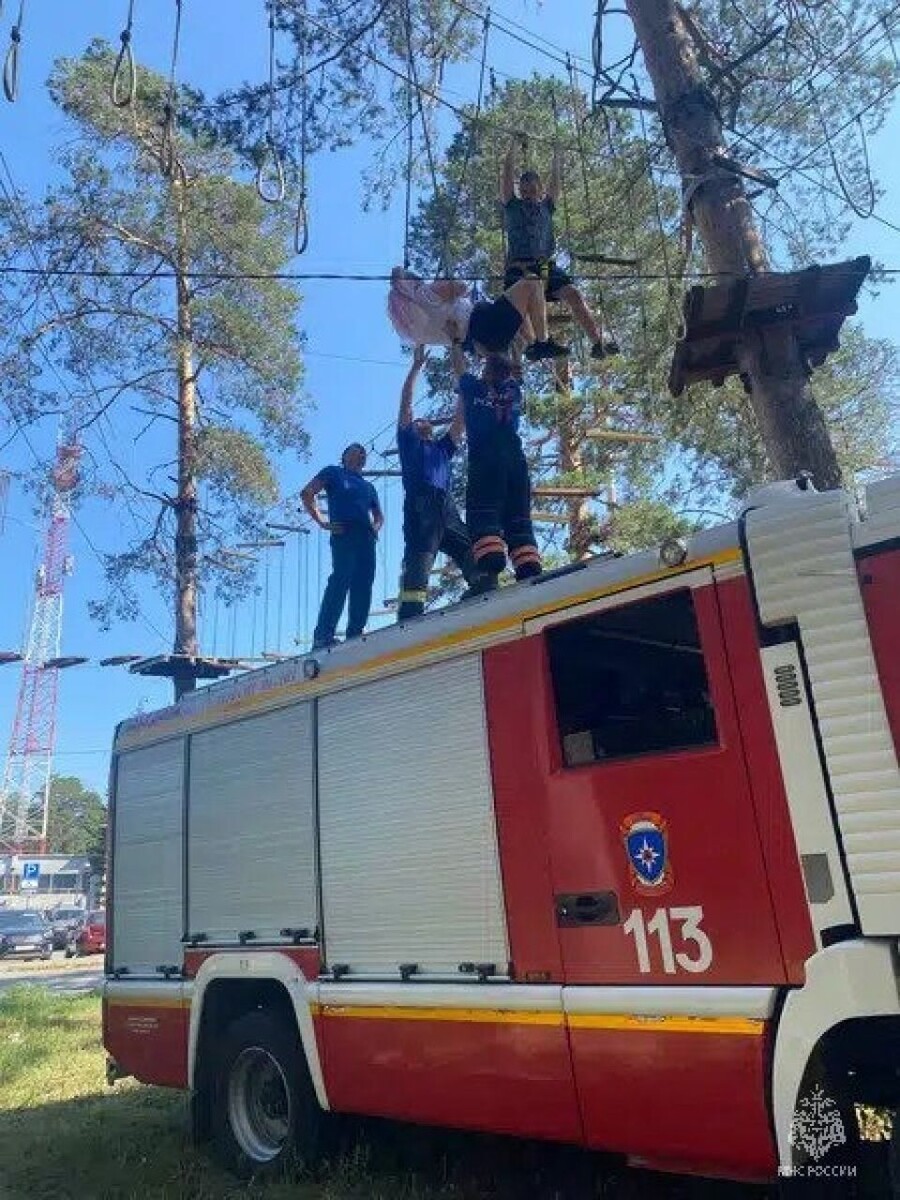    Инцидент в веревочном парке . Источник: t.me/mchs_altkray