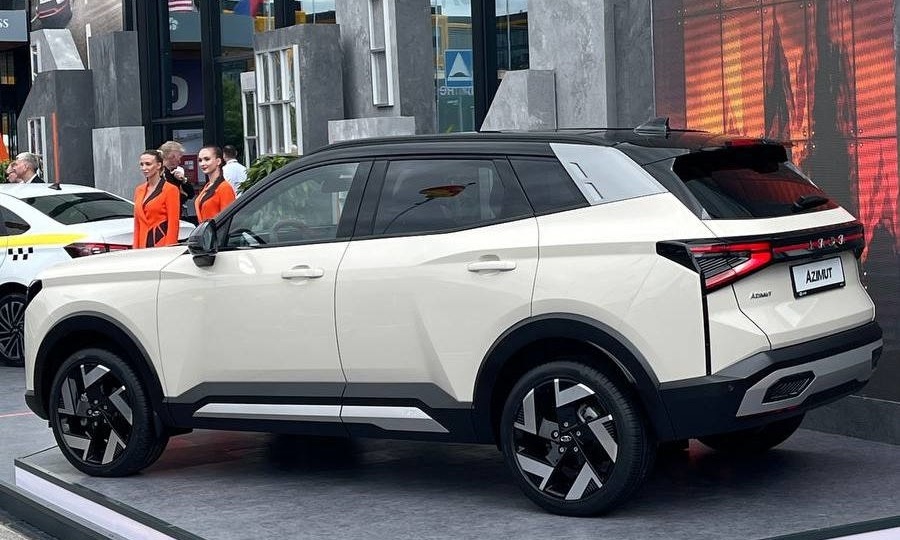 Дождались, ВАЗ выкатил новый кроссовер Азимут. Сколько он будет стоить и когда продажи?
