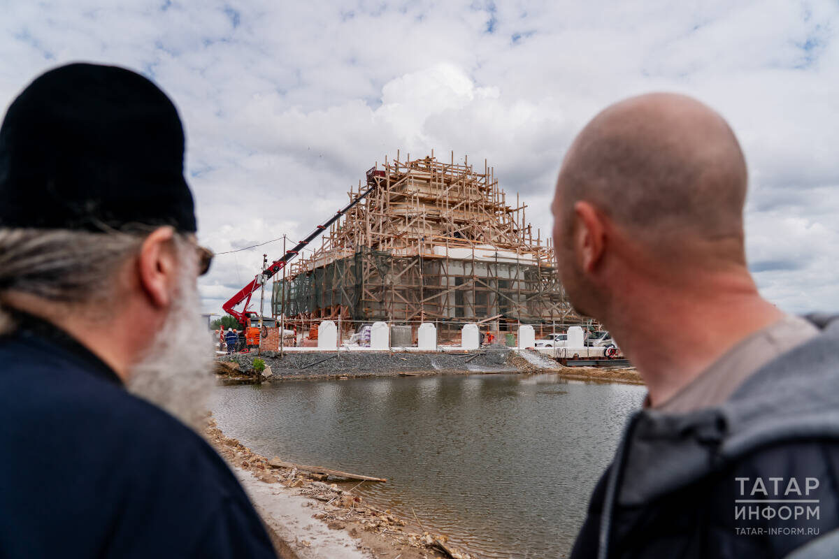 Рабочие трудятся на объекте, кропотливо выполняя свою ответственную работуФото: © Салават Камалетдинов / «Татар-информ»