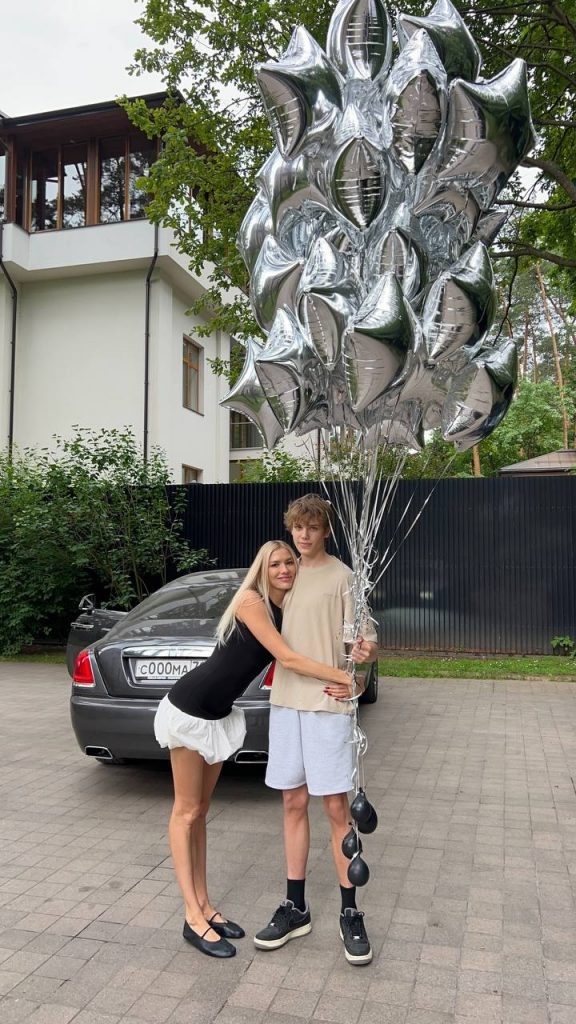 Листайте вправо, чтобы увидеть больше изображений