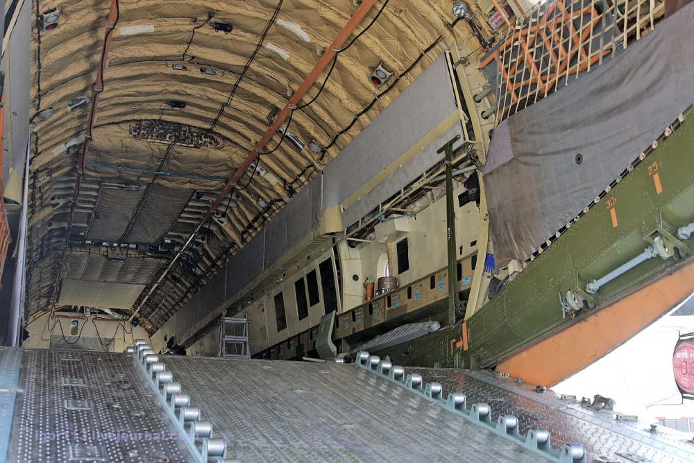 Грузовая кабина Ил-76. Фото из Яндекса. Спасибо автору. 