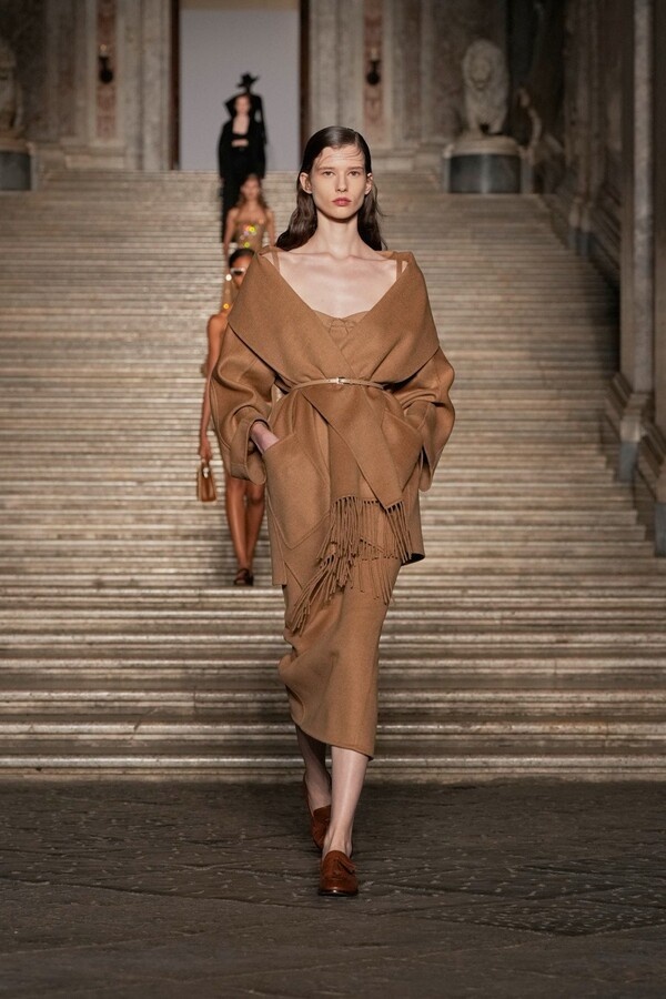 Коллекции Max Mara Resort 2026 в La Reggia Di Caserta, Казерта, Италия