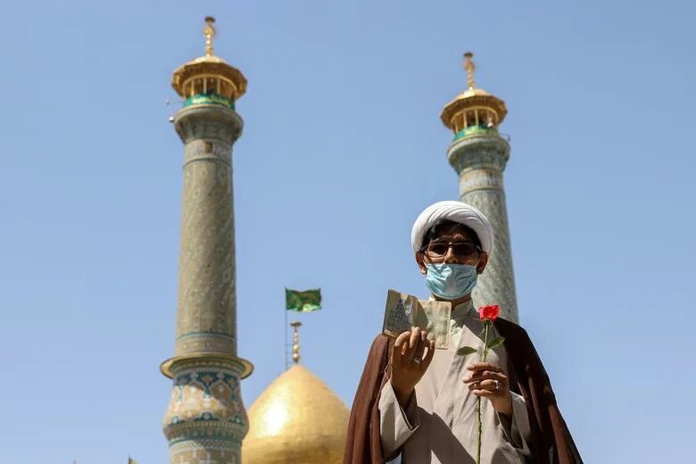 На Перекрестке Цивилизаций.
Иран – не просто еще одна мусульманская страна. Это уникальный феномен, где одна из древнейших мировых цивилизаций столкнулась с мощной волной новой религии – Ислама. Результатом стал не погром, а сложнейший синтез, породивший особую форму шиитского Ислама, ставшую неотъемлемой частью национальной идентичности иранцев. 