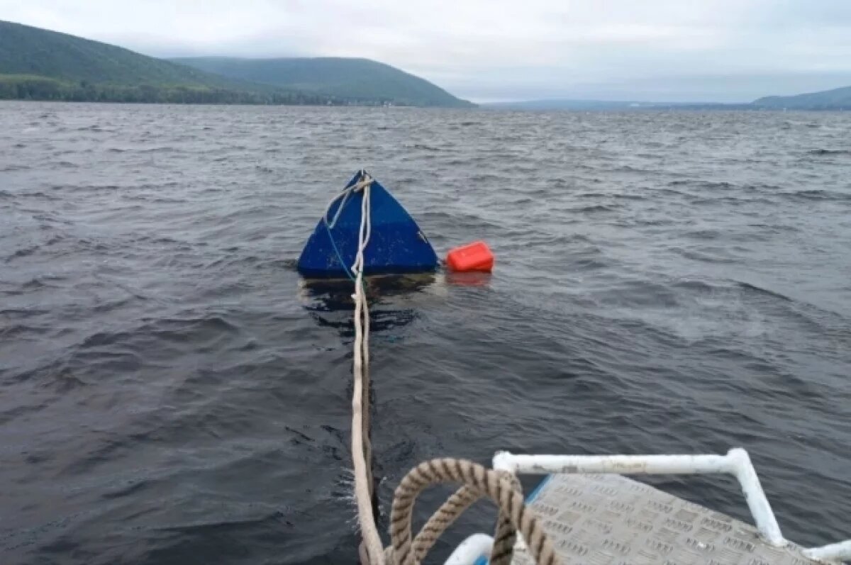    В Самаре на Волге с тонущей лодки спасли двух человек