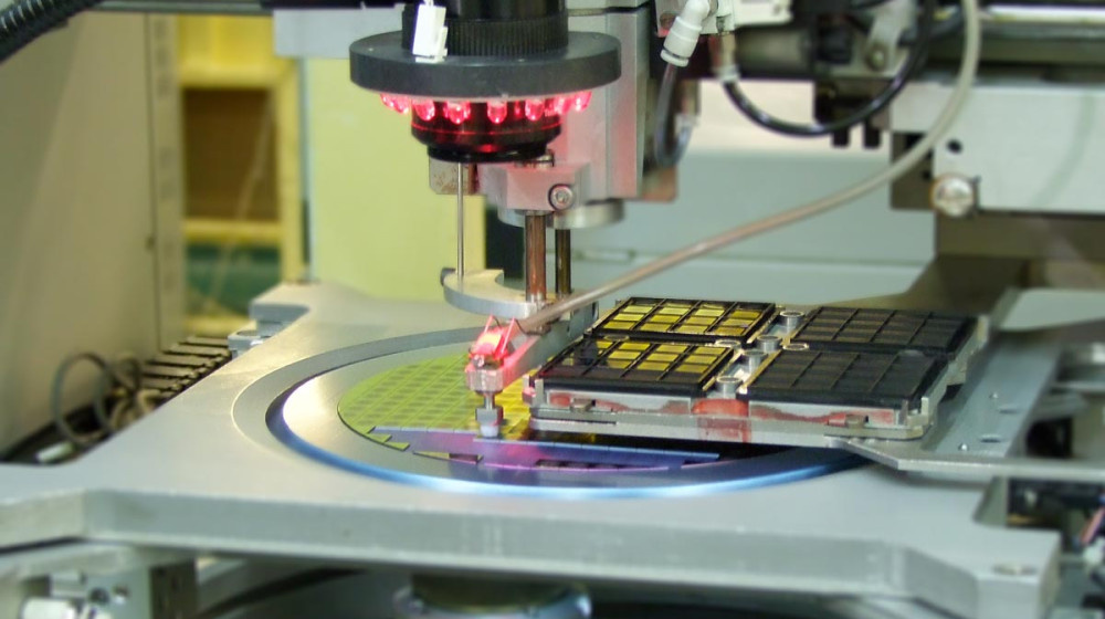    РОСЭЛЕКТРОНИКА на старте: российский прорыв в микроэлектронике против мировых гигантов