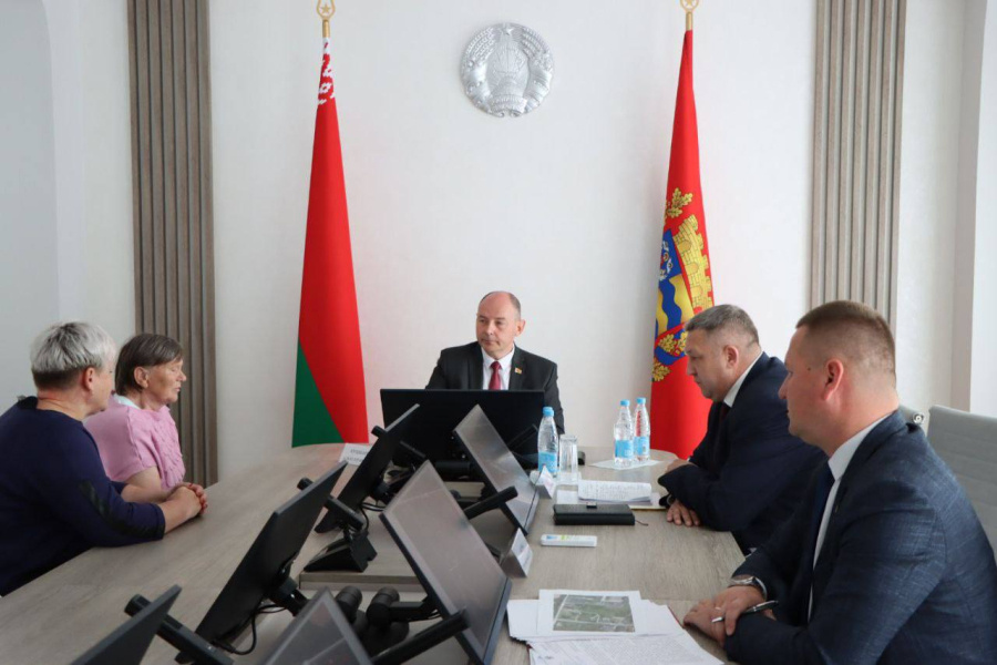     Алексей Кушнаренко проводит прием граждан в Слуцке