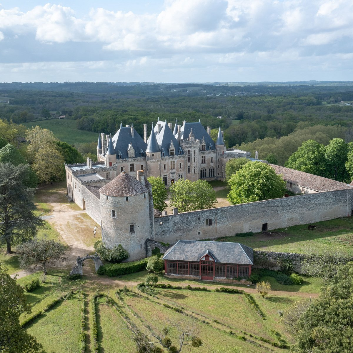 Замок Монтень