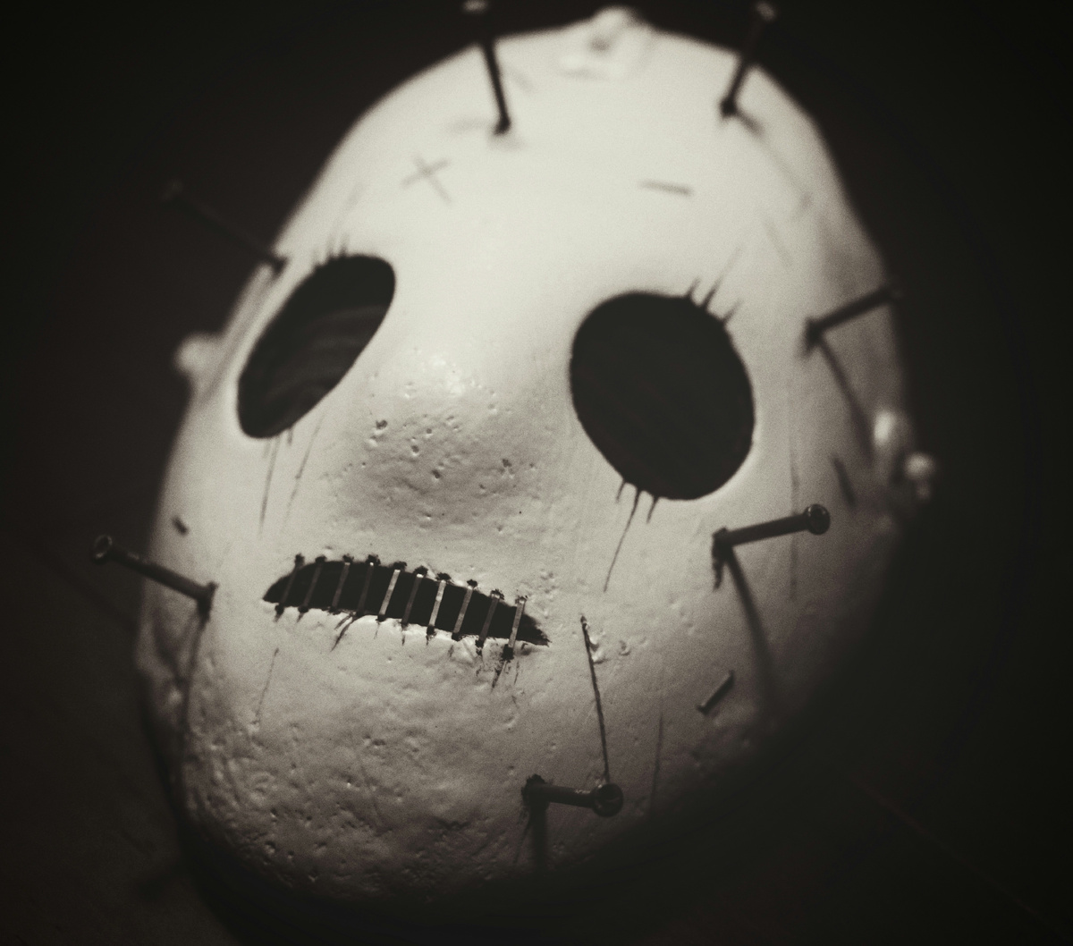 "Маски сброшены, месиво, крошево, война миров"(с) Фото: Unsplash