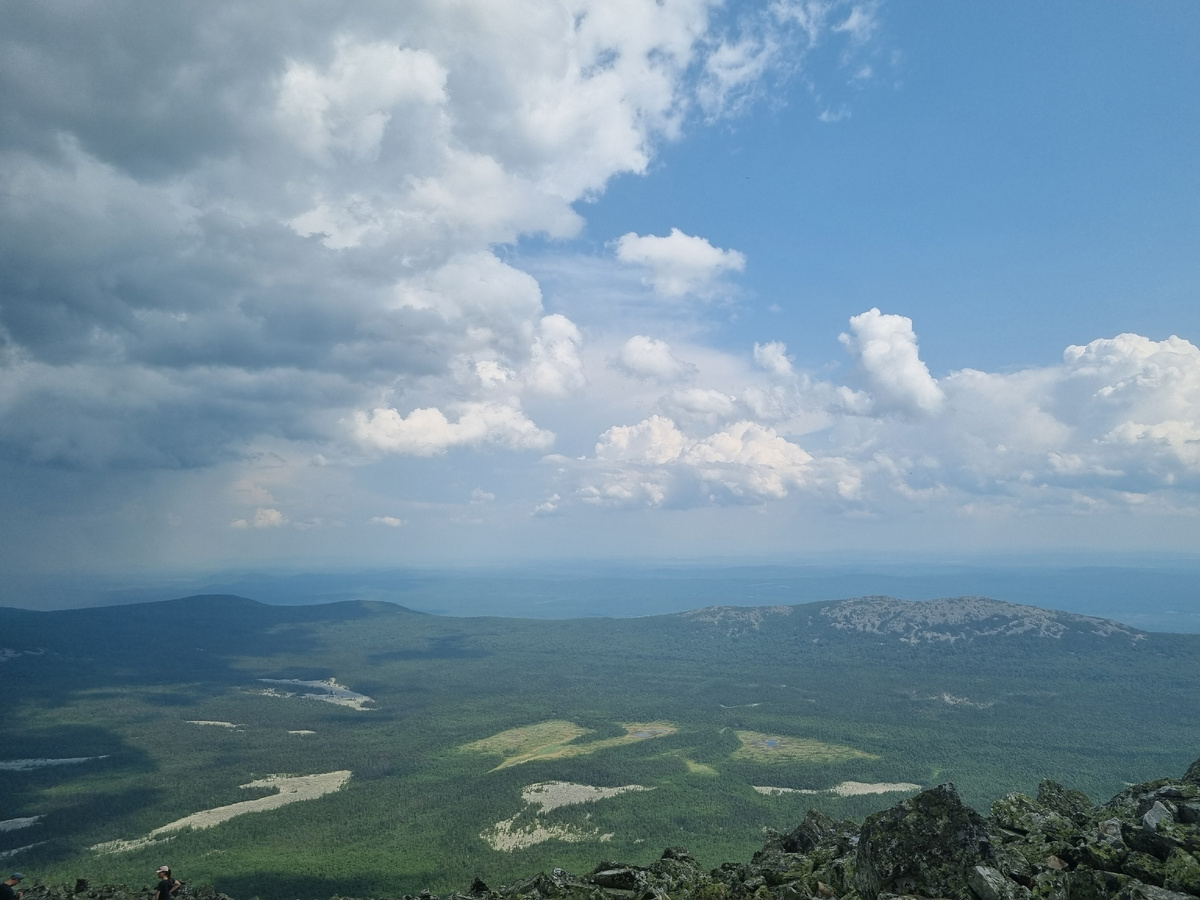 вид с вершины горы Большой Иремель. Фото автора 