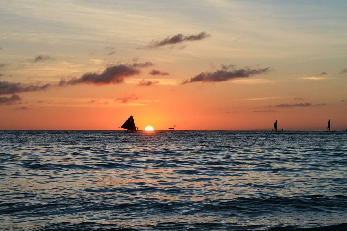 о. Боракай, Филиппины / фото @tatico_travel