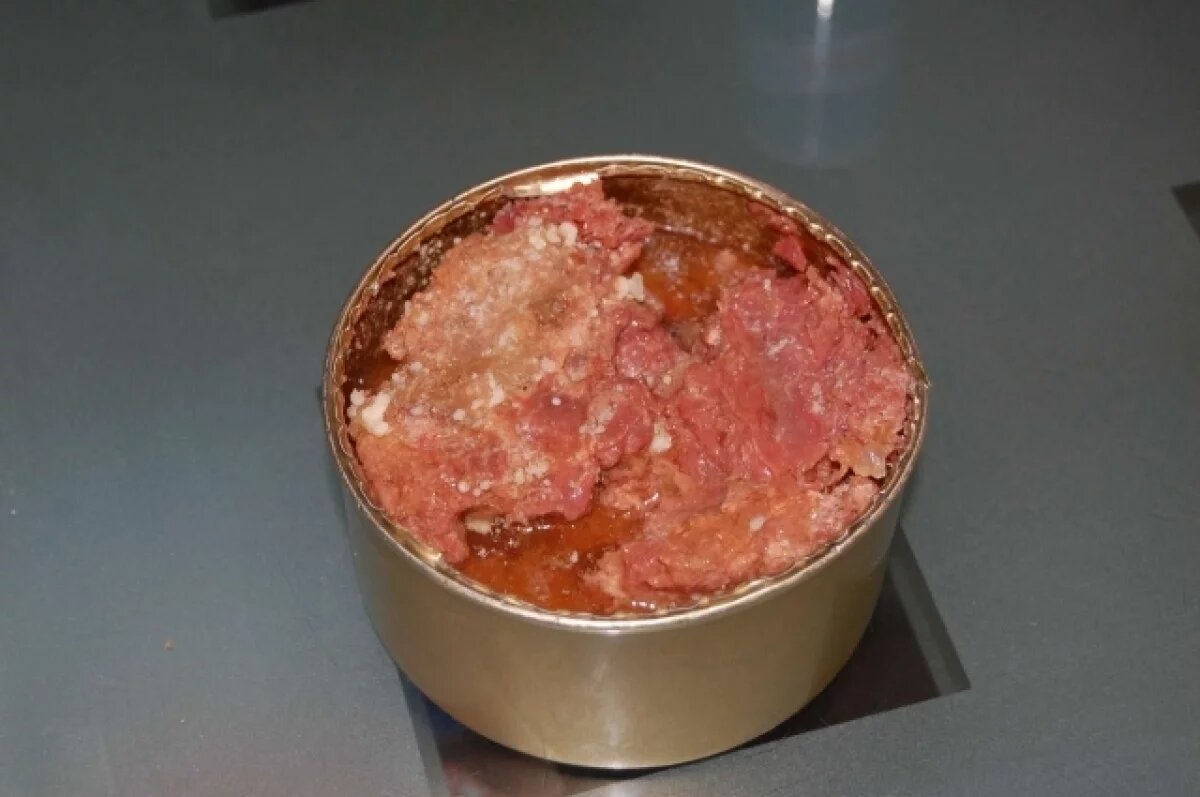    В магазинах Тверской области продавали халяльную тушёнку со свининой