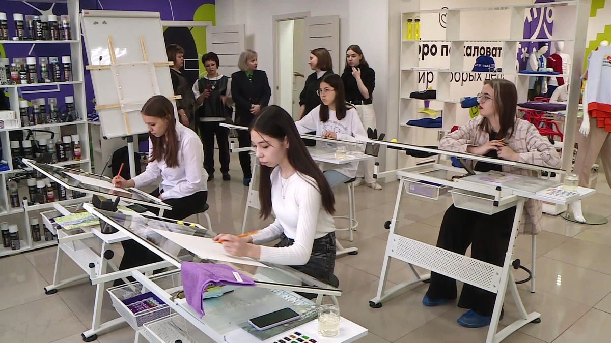    Молодёжные центры Сургутского района презентовали в Госдуме