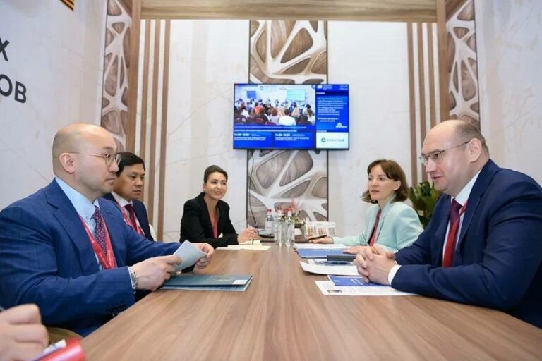    Солнцев обсудил ключевые вопросы сотрудничества с послом Республики Казахстан Белов Михаил Александрович