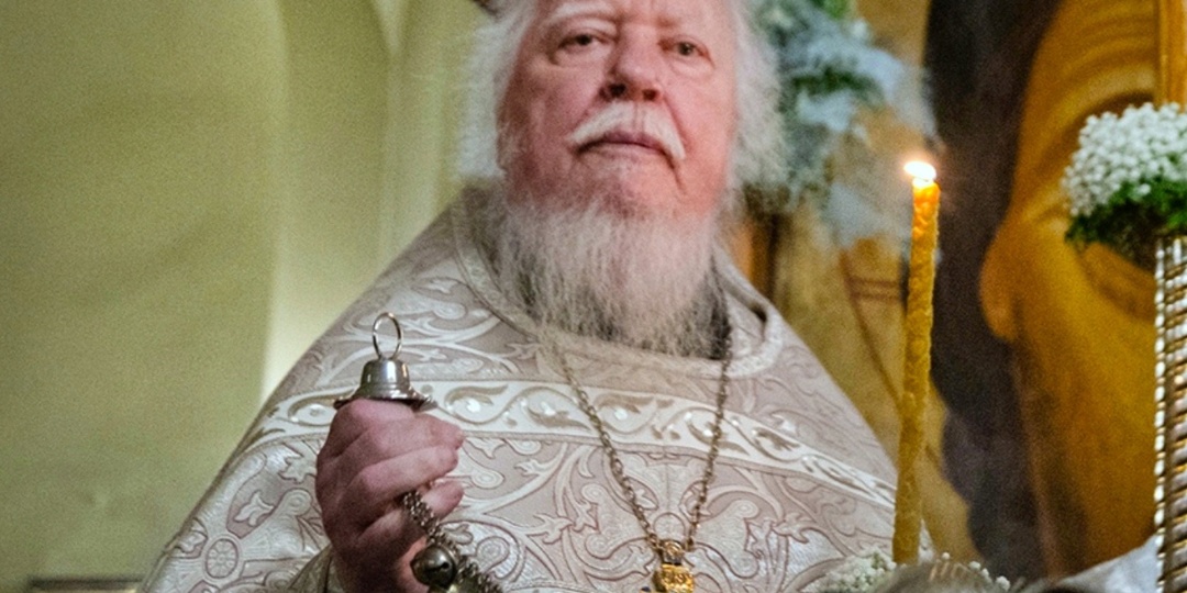 Почему опасно обращаться к экстрасенсам? Объясняют священник и богослов