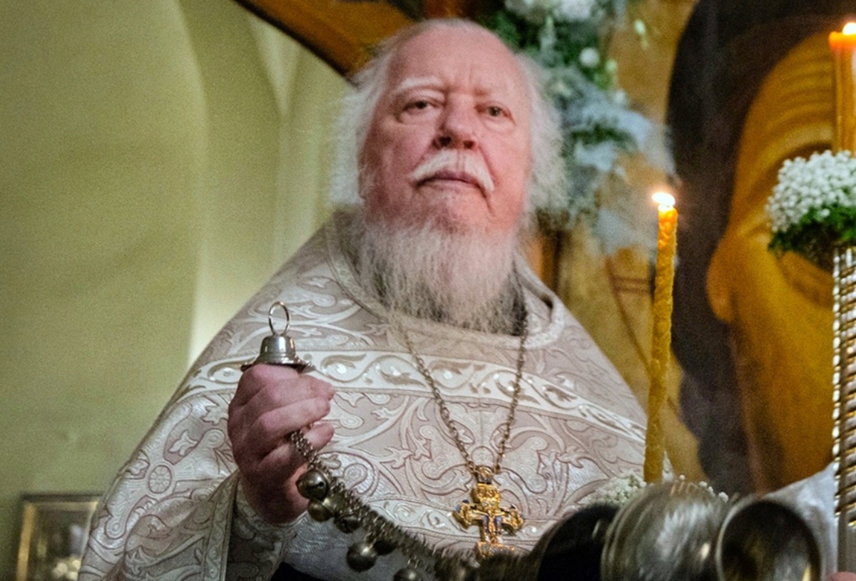 Димитрий Смирнов (07.03.1951 — 21.10.2020 гг.) — протоиерей, церковный и общественный деятель.