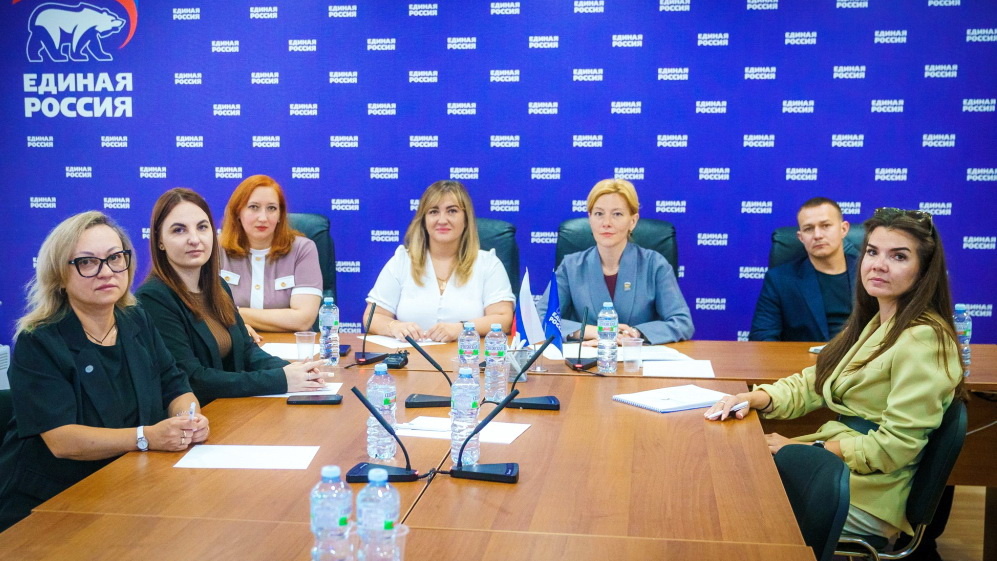    Семьи югорских военнослужащих проходят образовательную программу «Жизнь после Победы»