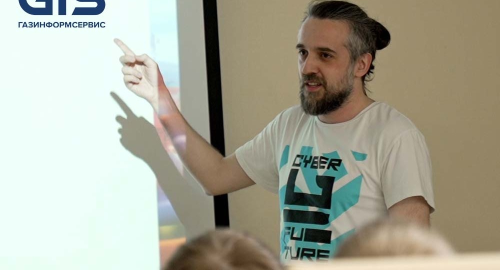 Работа с детьми — это часть корпоративной культуры: «Газинформсервис» рассказал детям, куда родители уходят по утрам