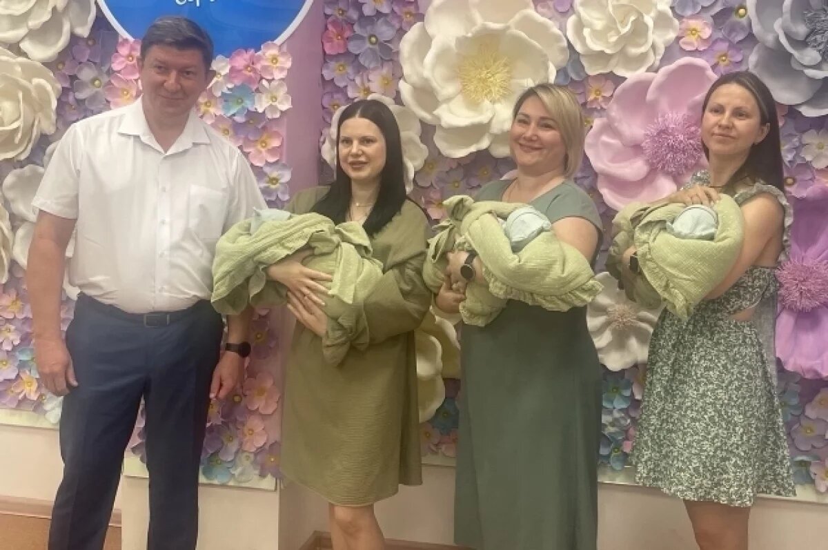    Ирина Кругликова стала мамой сразу троих очаровательных дочек.