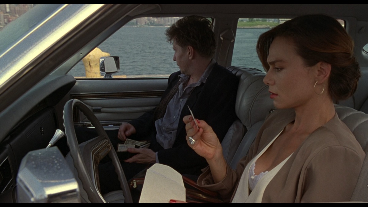 Кадр из фильма «Ромео истекает кровью» (1993)