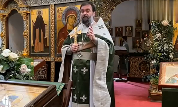 В момент произнесения этой самой проповеди, если я не ошибаюсь