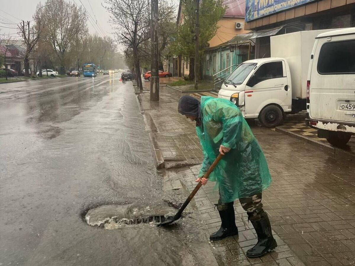    Последствия сильного дождя в Махачкале© Фото : пресс-служба администрации города Махачкалы