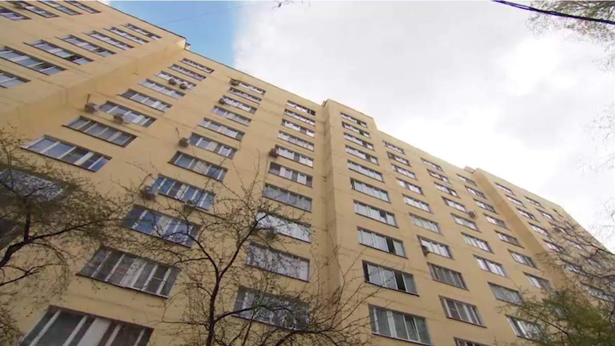 Дом, где живет семья Галины и Сергея — типовая московская панельная многоэтажка. 