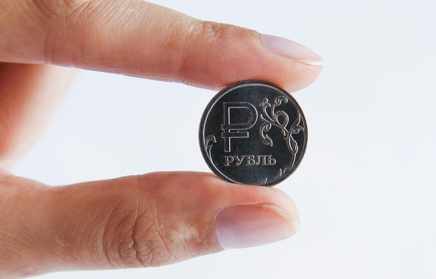    Сколько составит средний курс рубля за год и когда ожидается его ослабление?