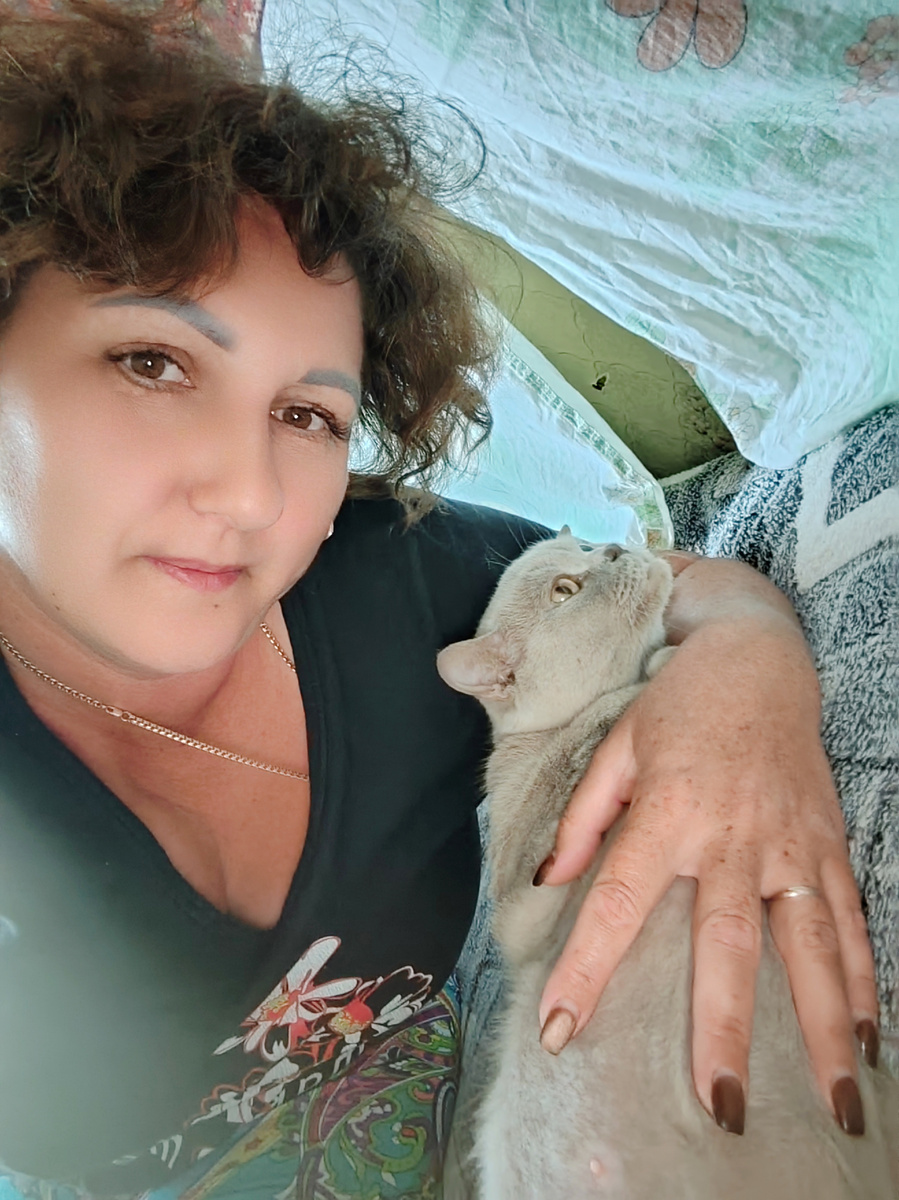 Как ногти отросли, ещё до 27 ходить. А указательный не стёрся, просто свет так падает